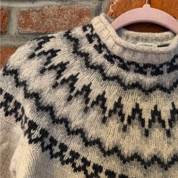 L.L.Bean Fair Isle Ski Wool Blend Sweater Nordic Black Grey Crewneck Size M - Picture 4 of 10